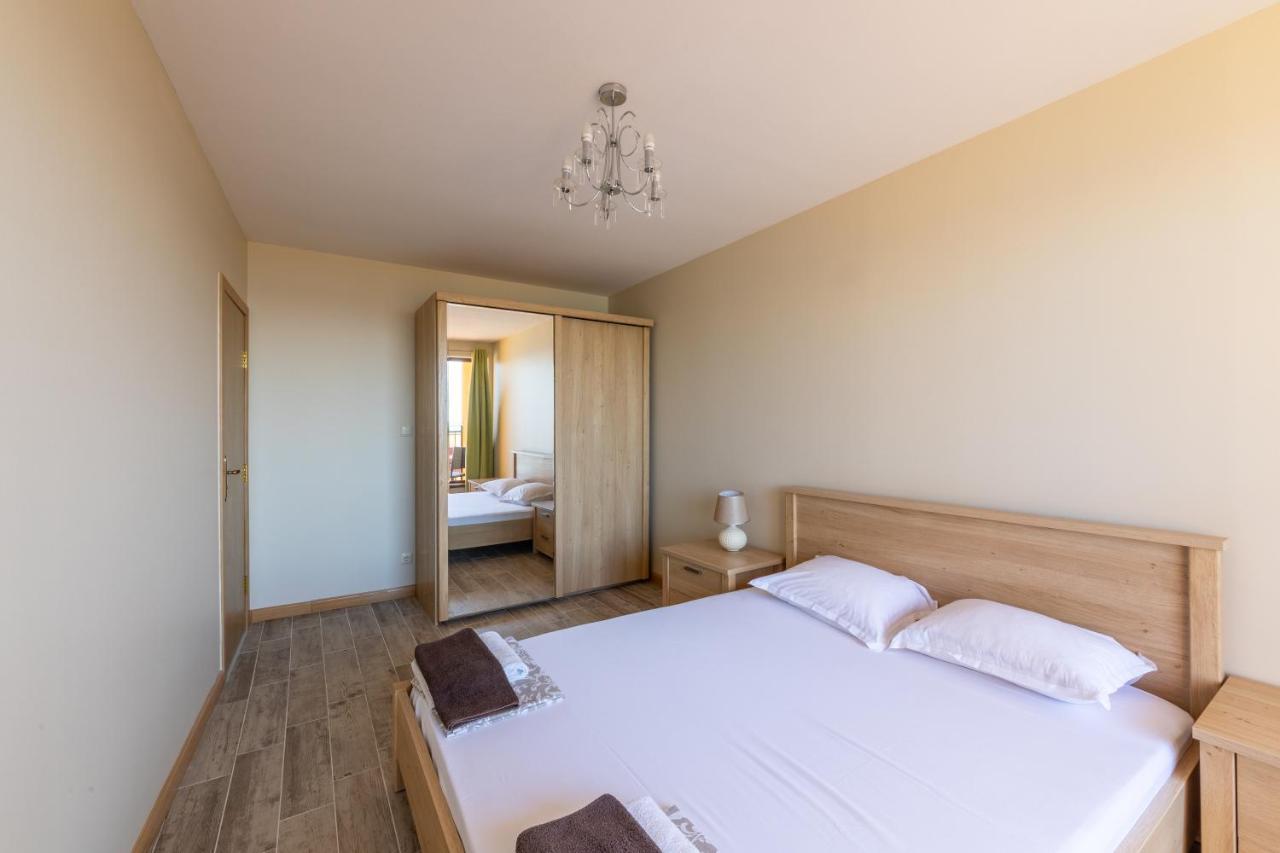 Supreme Beach Apartments Balchik Exterior photo