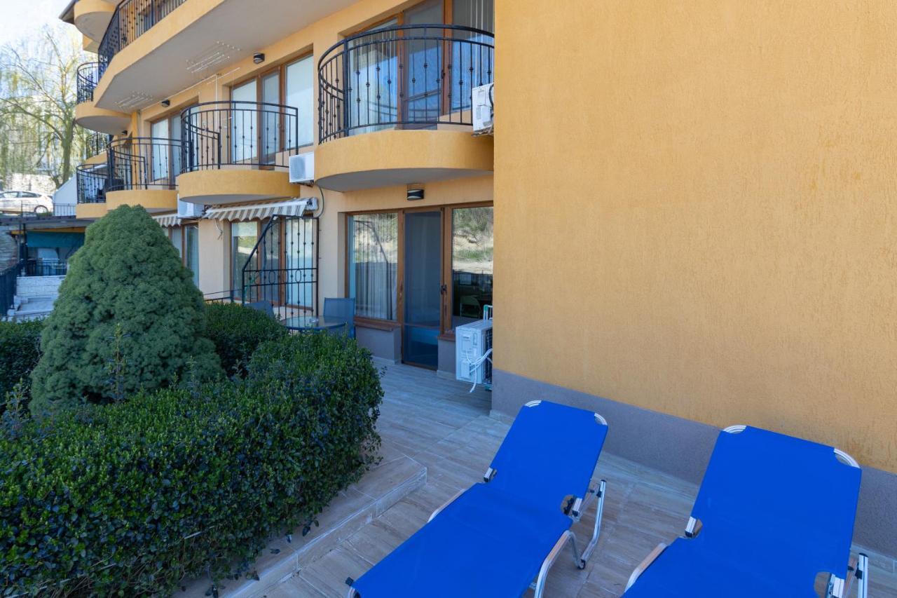 Supreme Beach Apartments Balchik Exterior photo